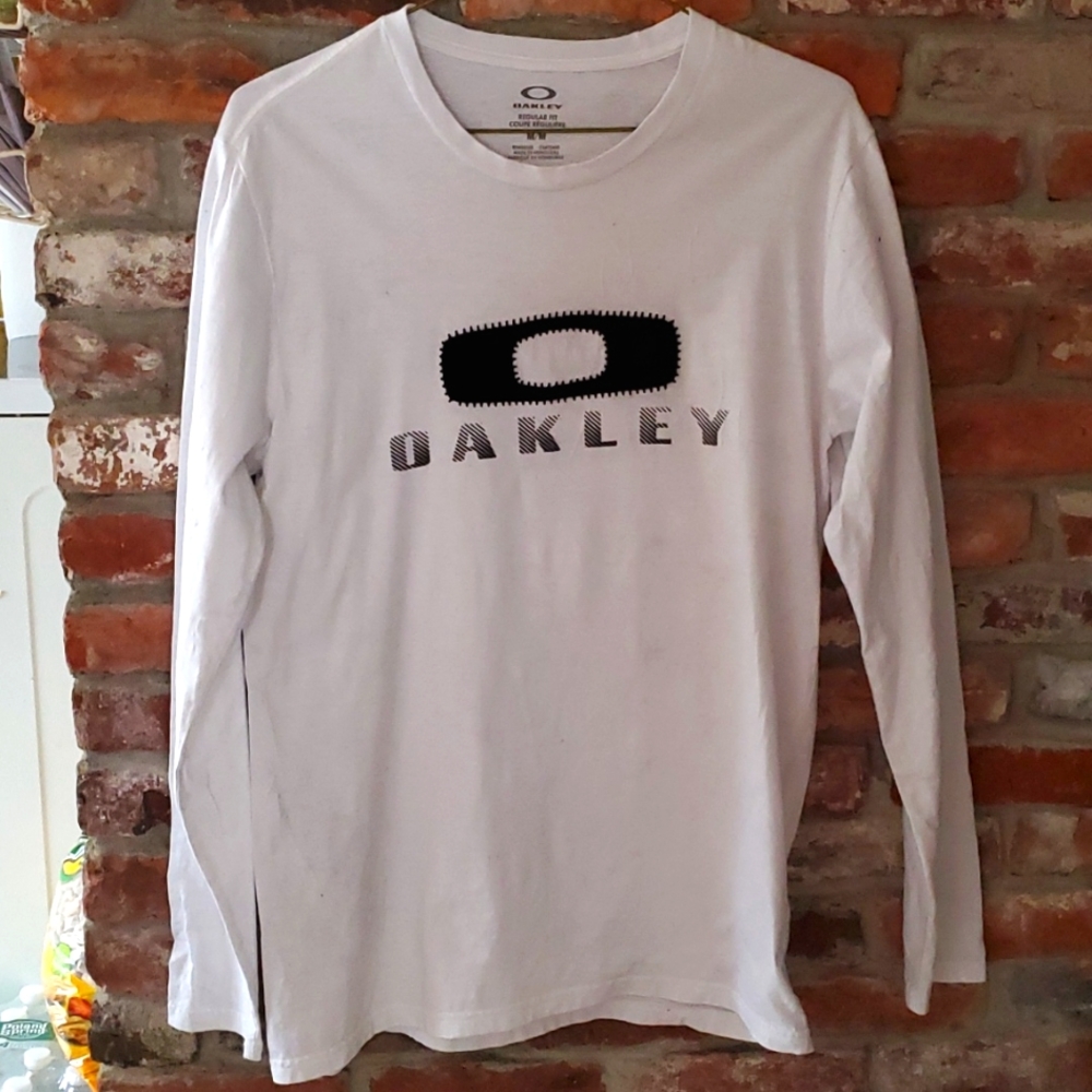 OAKLEY athletic shirt
